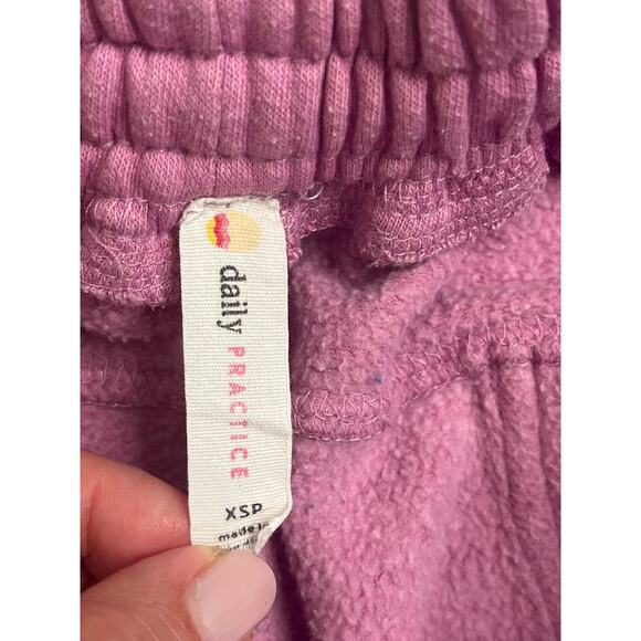 Daily Practice Anthropologie Zola Joggers
pleat hem pull on sweatpants, size xsp - Picture 3 of 16